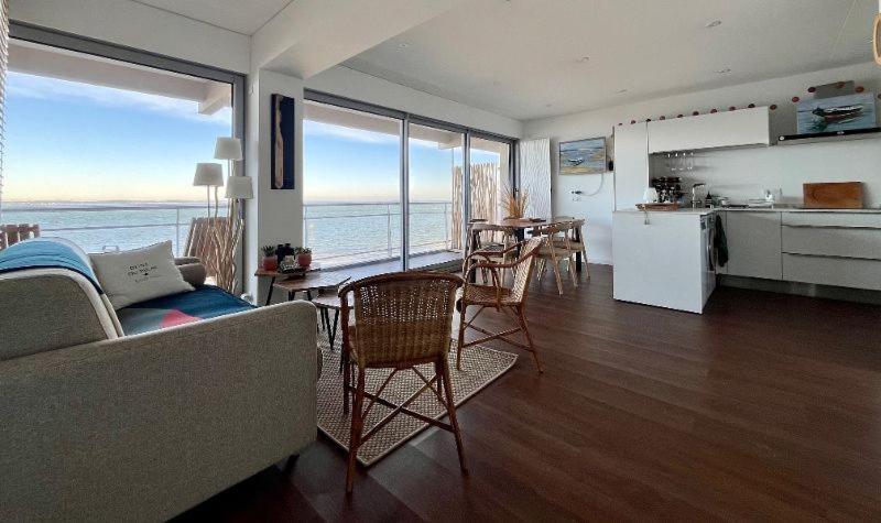 ארסשון Premiere Ligne Acces Prive Et Direct A La Plage Vue Mer מראה חיצוני תמונה